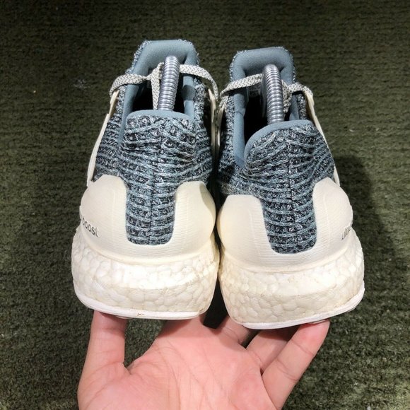 adidas UltraBoost 4.0 LTD Silver Metallic 2018 Men 7.5/ Women 9 Sneaker Shoes - Picture 6 of 8